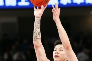 媒体人：剩下的交易各有难处 上海拿下张镇麟再度说明闷声发大财